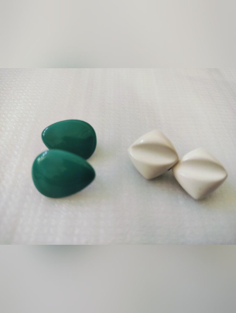 Vintage 1980s Clip-On Earring Lot of 2 Pairs | Green Teardrop & Cream Geo Resin